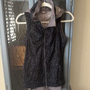 Lululemon layering lightweight vest SZ 6